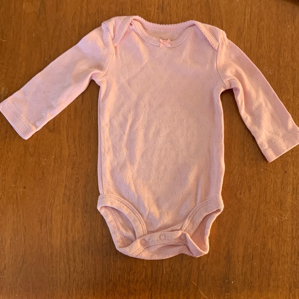 🍓3/$10 NWOT Carter's Soft Pink Textured Bodysuit size 3m